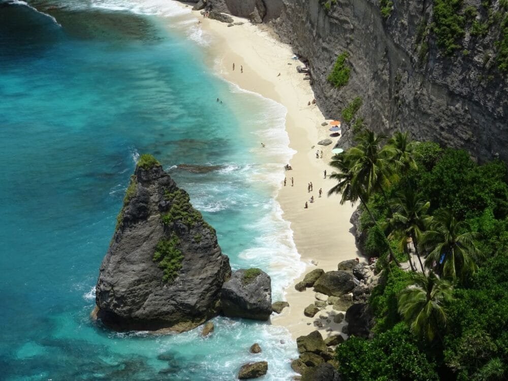 Diamond-beach-nusa-penida4
